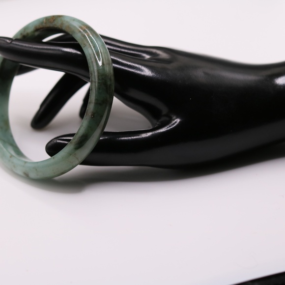 Chinese Jade Jadeite Bangle Bracelet - Picture 1 of 2